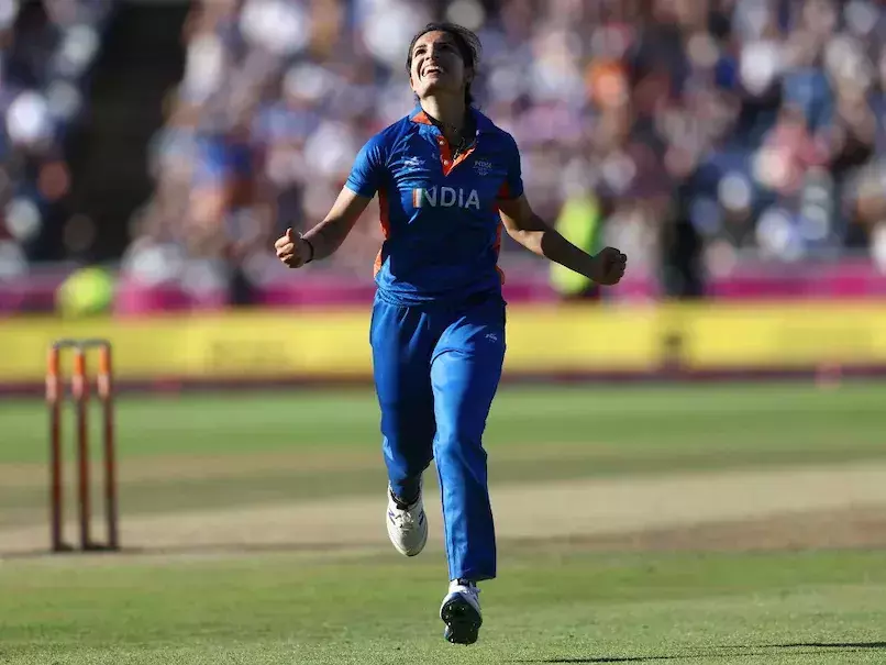 വനിതാ ഏഷ്യാകപ്പ് ഫൈനല്; ശ്രീലങ്കയെ എറിഞ്ഞിട്ട് ഇന്ത്യ വനിതാ ഏഷ്യാകപ്പ് ഫൈനല്; ശ്രീലങ്കയെ എറിഞ്ഞിട്ട് ഇന്ത്യ