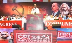 കോണ്ഗ്രസുമായി ദേശീയ തലത്തില് സഖ്യം വേണമെന്ന് സിപിഐ കേരള ഘടകം കോണ്ഗ്രസുമായി ദേശീയ തലത്തില് സഖ്യം വേണമെന്ന് സിപിഐ കേരള ഘടകം