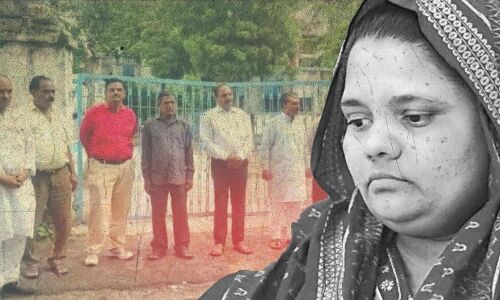 ഗൃഹപ്രവേശം, മാതാവിന്റെ കാല്മുട്ട് മാറ്റിവയ്ക്കല്; ബില്ക്കിസ് ബാനു കേസില് കുറ്റവാളികള്ക്ക് ലഭിച്ചത് ആയിരത്തോളം ദിവസത്തെ പരോള് ഗൃഹപ്രവേശം, മാതാവിന്റെ കാല്മുട്ട് മാറ്റിവയ്ക്കല്; ബില്ക്കിസ് ബാനു കേസില് കുറ്റവാളികള്ക്ക് ലഭിച്ചത് ആയിരത്തോളം ദിവസത്തെ പരോള്