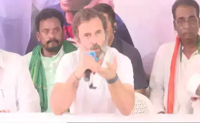 ഫലം വരുന്നതിനുമുമ്പ് രാഹുല് ഗാന്ധി പുതിയ കോണ്ഗ്രസ് അധ്യക്ഷനെ പ്രഖ്യാപിച്ചെന്ന് ആരോപണം ഫലം വരുന്നതിനുമുമ്പ് രാഹുല് ഗാന്ധി പുതിയ കോണ്ഗ്രസ് അധ്യക്ഷനെ പ്രഖ്യാപിച്ചെന്ന് ആരോപണം