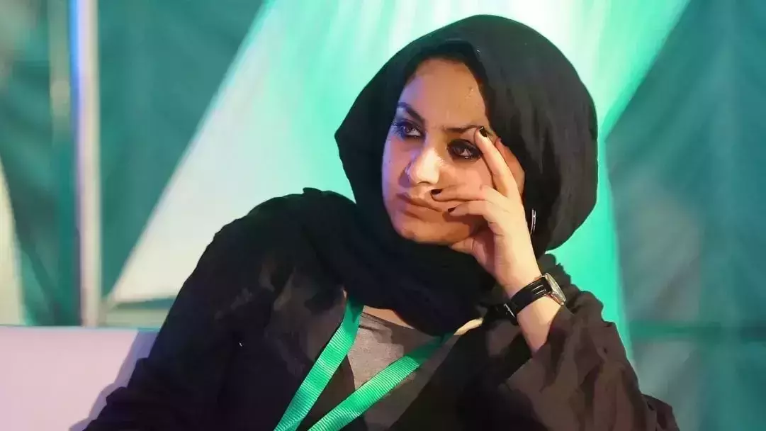 പുലിസ്റ്റര്‍ പുരസ്‌കാരം സ്വീകരിക്കാനുള്ള യാത്രക്കിടെ  കശ്മീരി മാധ്യമപ്രവര്‍ത്തകയെ ഡല്‍ഹി വിമാനത്താവളത്തില്‍ തടഞ്ഞു