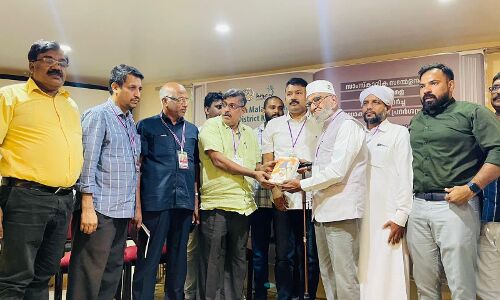 പുസ്തക പുതുമണം പരത്തിയ കെഎംസിസിയുടെ ബിബ്ലിയോസ്മിയ വേറിട്ടനുഭവമായി