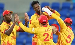 സിംബാബ്‌വെ സൂപ്പര്‍ 12ല്‍; സ്‌കോട്ടിഷ് ചെറുത്ത്‌നില്‍പ്പ് അവസാനിച്ചു