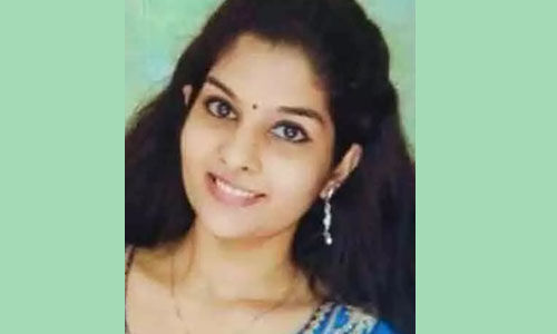 കണ്ണൂരില്‍ യുവതിയെ വീട്ടില്‍കയറി വെട്ടിക്കൊന്നു