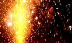 ദീപാവലി: പടക്കം പൊട്ടിക്കുന്നത് രാത്രി എട്ടു മുതൽ 10 വരെ മാത്രം