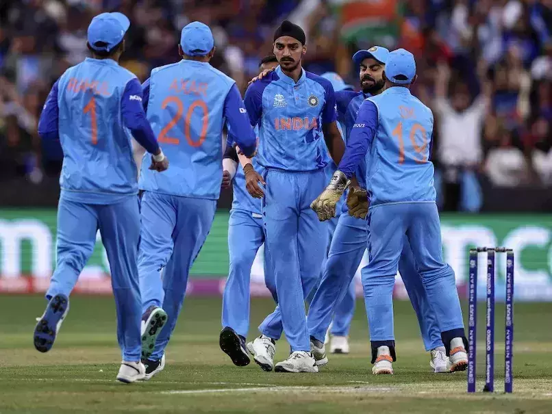 ലോകകപ്പ്; മസൂദും ഇഫ്തിഖറും വന്‍മതിലായി; ഇന്ത്യയ്‌ക്കെതിരേ പാകിസ്താന്‍ ഭേദപ്പെട്ട നിലയില്‍