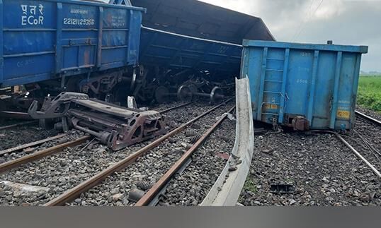 ഡല്‍ഹി ഹൗറ റൂട്ടില്‍ ഗുഡ്‌സ് ട്രെയിന്‍ പാളംതെറ്റി