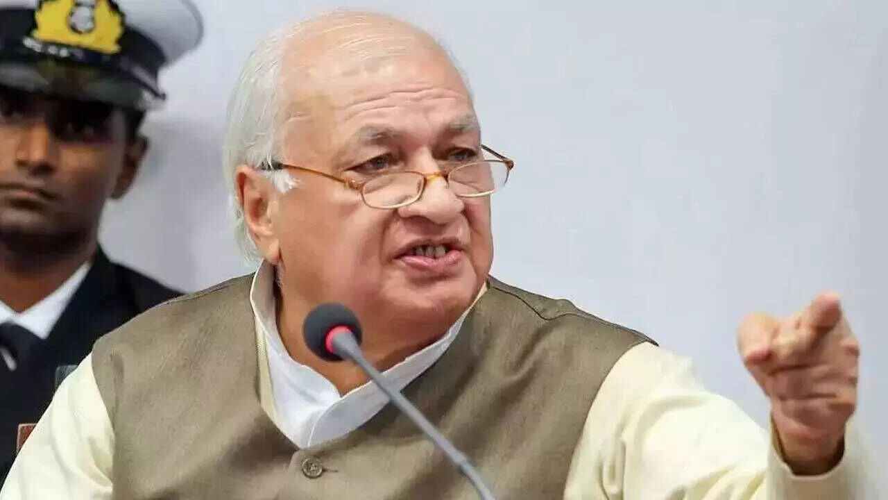 രാജിവയ്ക്കണമെന്ന ഗവര്ണറുടെ അന്ത്യശാസനം തള്ളാന് വിസിമാരോട് സര്ക്കാര് ആവശ്യപ്പെടും; ഗവര്ണറെ കോടതിയില് നേരിടും രാജിവയ്ക്കണമെന്ന ഗവര്ണറുടെ അന്ത്യശാസനം തള്ളാന് വിസിമാരോട് സര്ക്കാര് ആവശ്യപ്പെടും; ഗവര്ണറെ കോടതിയില് നേരിടും