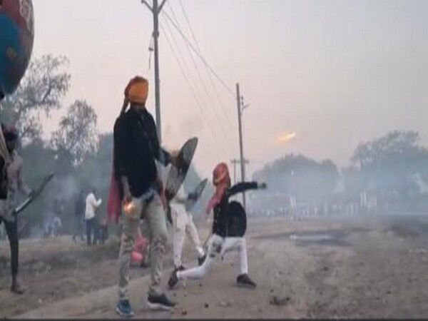 ഇന്‍ഡോറില്‍ ഹിങ്കോട്ട് ഉല്‍സവത്തിനിടയില്‍ മുപ്പതോളം പേര്‍ക്ക് പരിക്ക്