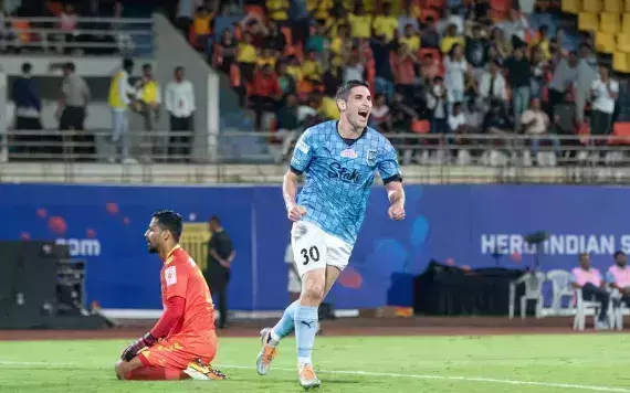 ബ്ലാസ്റ്റേഴ്സ് പരാജയം തുടരുന്നു; മുംബൈക്ക് മുന്നിലും വീണു ബ്ലാസ്റ്റേഴ്സ് പരാജയം തുടരുന്നു; മുംബൈക്ക് മുന്നിലും വീണു