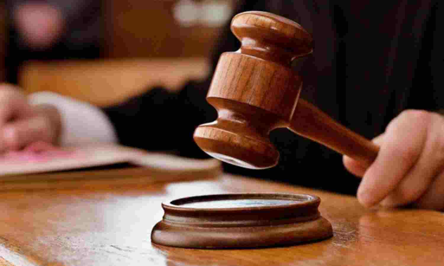 കള്ളപ്പണം വെളുപ്പിക്കല്: ഛത്തിസ്ഗഢില് ഐഎഎസ് ഉദ്യോഗസ്ഥനെ റിമാന്ഡ് ചെയ്തു കള്ളപ്പണം വെളുപ്പിക്കല്: ഛത്തിസ്ഗഢില് ഐഎഎസ് ഉദ്യോഗസ്ഥനെ റിമാന്ഡ് ചെയ്തു