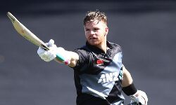 ഫിലിപ്പ്‌സിന് സെഞ്ചുറി; ബോള്‍ട്ടിന് നാല് വിക്കറ്റ്; ലങ്കയെ തകര്‍ത്തെറിഞ്ഞ് കിവികള്‍