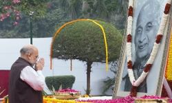 സര്‍ദാര്‍ പട്ടേല്‍ വിദ്യാലയത്തിലേക്ക് അമിത് ഷാക്ക് ക്ഷണം; എതിര്‍പ്പുമായി പൂര്‍വവിദ്യാര്‍ഥികള്‍