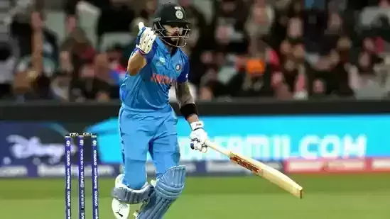 ഒടുവില്‍ രാഹുല്‍ ഫോം കണ്ടെത്തി;കോഹ്‌ലിക്കും അര്‍ദ്ധസെഞ്ചുറി