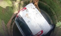 കണ്ണൂരില്‍ കാര്‍ കിണറ്റിലേക്ക് മറിഞ്ഞ് പിതാവും മകനും മരിച്ചു