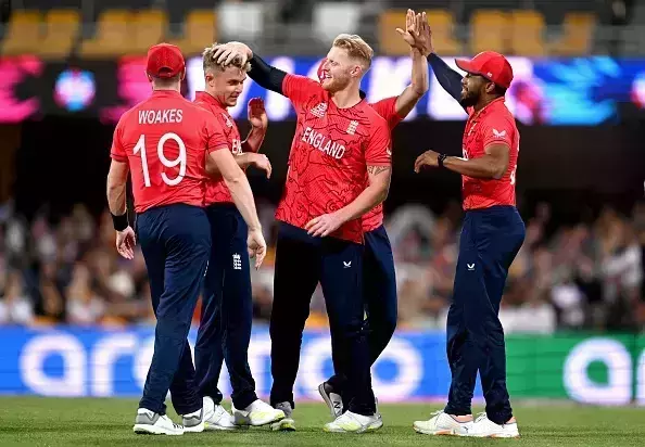 ലോകകപ്പ്; ആതിഥേയര് പുറത്തേക്ക്; ഇംഗ്ലണ്ട് സെമിയില് ലോകകപ്പ്; ആതിഥേയര് പുറത്തേക്ക്; ഇംഗ്ലണ്ട് സെമിയില്