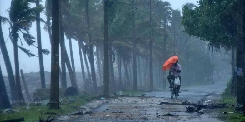 സംസ്ഥാനത്ത് അടുത്ത മണിക്കൂറുകളിലും ഒറ്റപ്പെട്ട ശക്തമായ മഴയ്ക്ക് സാധ്യത സംസ്ഥാനത്ത് അടുത്ത മണിക്കൂറുകളിലും ഒറ്റപ്പെട്ട ശക്തമായ മഴയ്ക്ക് സാധ്യത