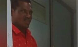ട്രെയിനില്‍ വിദ്യാര്‍ഥിനികള്‍ക്ക് നേരേ അശ്ലീലപ്രകടനം