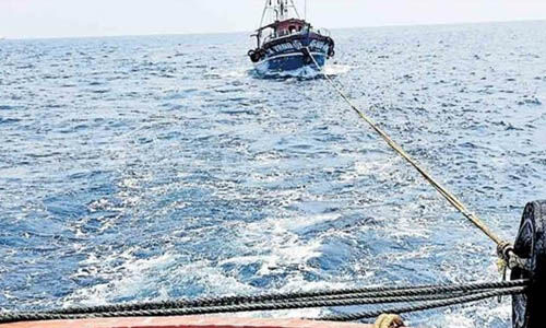 പൊന്നാനിയില് ബോട്ടില് അപകടം; നാല് തൊഴിലാളികള്ക്ക് പരിക്ക് പൊന്നാനിയില് ബോട്ടില് അപകടം; നാല് തൊഴിലാളികള്ക്ക് പരിക്ക്