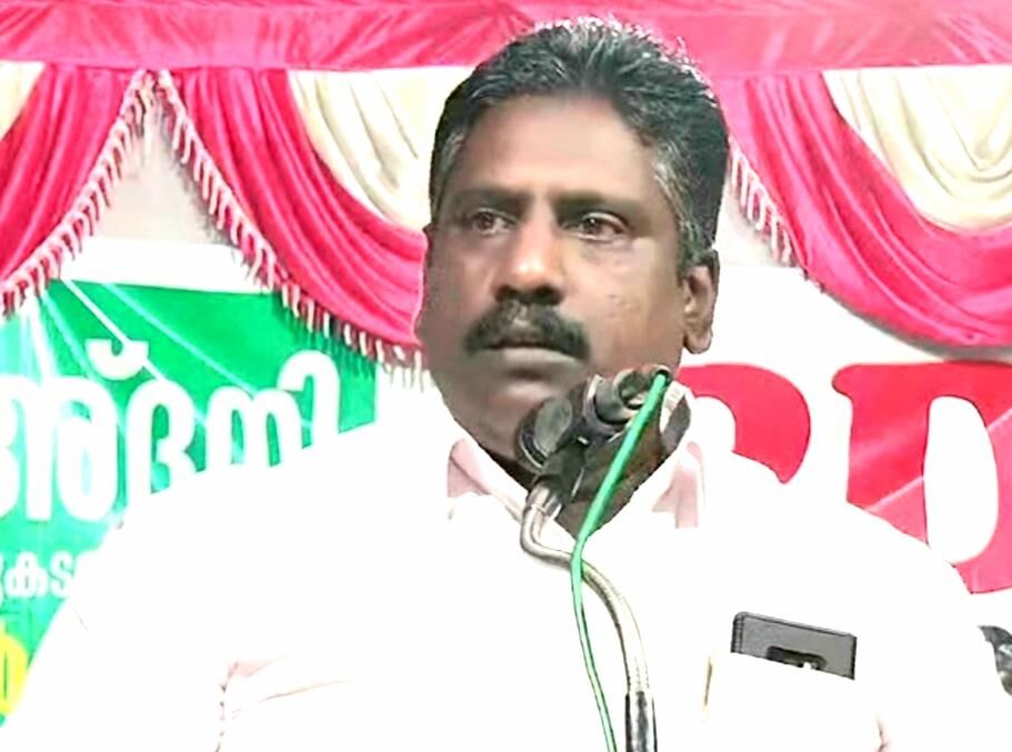 ഗവർണർ രാജ്ഭവൻ്റ അന്തസ്സ് കളയരുത് : പിഡിപി ഗവർണർ രാജ്ഭവൻ്റ അന്തസ്സ് കളയരുത് : പിഡിപി