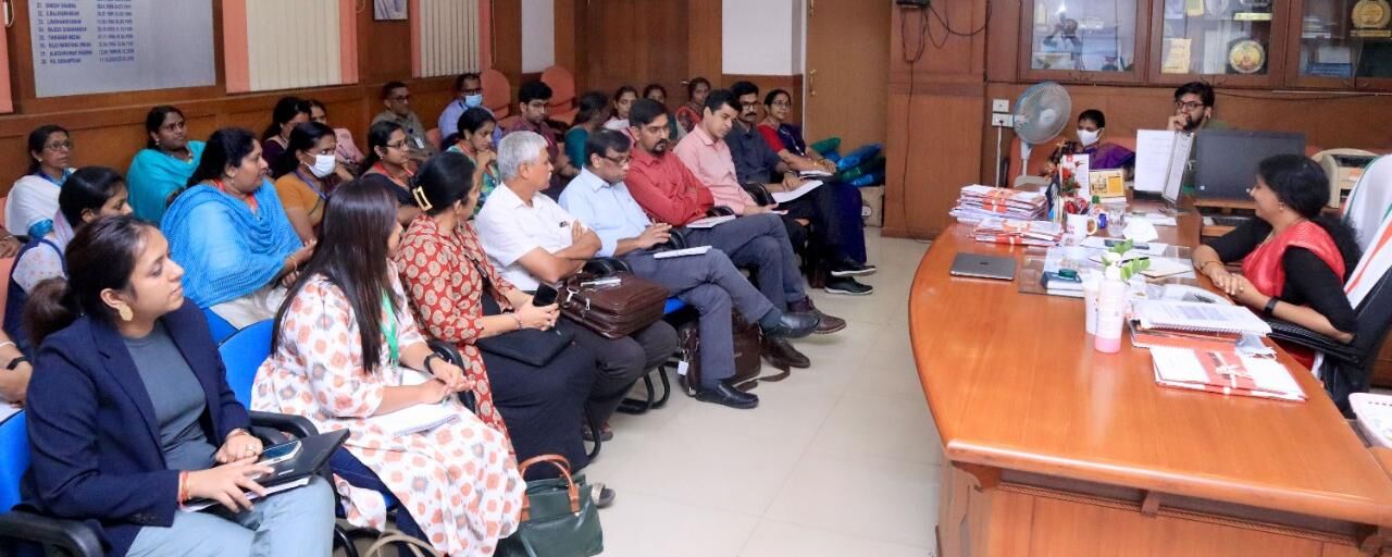 കേന്ദ്ര ആരോഗ്യ സംഘം തൃശൂർ ജില്ലാ കലക്ടറുമായി കൂടിക്കാഴ്ച നടത്തി