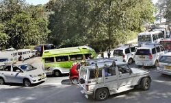 ശബരിമല തീര്‍ഥാടനത്തിന് ഓട്ടോറിക്ഷയും ചരക്കുവാഹനങ്ങളും പാടില്ല; വാഹനങ്ങൾ കെട്ടി അലങ്കരിച്ച് എത്തുന്നത് തടയുമെന്ന് മോട്ടോർ വാഹനവകുപ്പ്