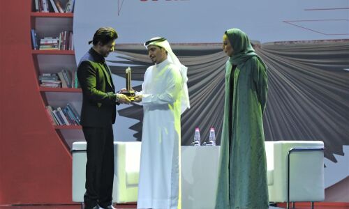 ദീപ്തമായ ജീവിത വിജയത്തിന് സത്യസന്ധതയും  സൗമ്യതയും അനിവാര്യം: ഷാരൂഖ് ഖാന്‍