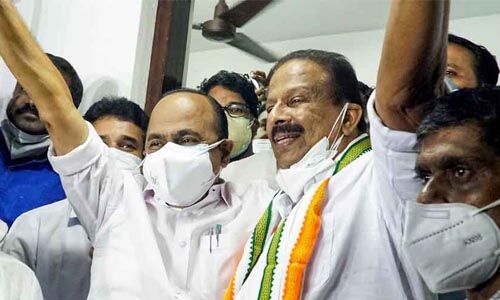 കത്തൊക്കെ ശൂന്യാകാശത്ത് നിന്നെത്തിയ പച്ചക്കള്ളം, സുധാകരനൊപ്പം; രാജി വാര്ത്തകള് നിഷേധിച്ച് വി ഡി സതീശന് കത്തൊക്കെ ശൂന്യാകാശത്ത് നിന്നെത്തിയ പച്ചക്കള്ളം, സുധാകരനൊപ്പം; രാജി വാര്ത്തകള് നിഷേധിച്ച് വി ഡി സതീശന്