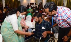 രാജ്യത്തെ ആദ്യ ഭിന്നശേഷി സൗഹൃദ അംഗത്വ കാര്ഡ് പുറത്തിറക്കി രാജ്യത്തെ ആദ്യ ഭിന്നശേഷി സൗഹൃദ അംഗത്വ കാര്ഡ് പുറത്തിറക്കി