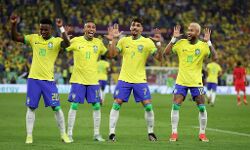 ലോകകപ്പില് പുതുചരിത്രം രചിച്ച് ബ്രസീല് ലോകകപ്പില് പുതുചരിത്രം രചിച്ച് ബ്രസീല്