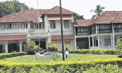 മുഖ്യമന്ത്രിയുടെ വസതിയായ ക്ലിഫ് ഹൗസില്‍ വെടിപൊട്ടി; തോക്ക് വൃത്തിയാക്കുമ്പോള്‍ സംഭവിച്ചതെന്ന് പോലിസ്