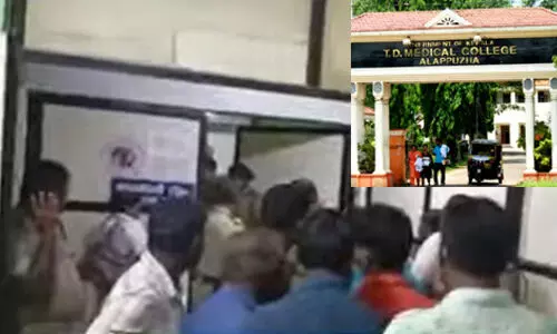 വണ്ടാനം മെഡിക്കല് കോളജില് അമ്മയും കുഞ്ഞും മരിച്ച സംഭവം: കേസ് രജിസ്റ്റര് ചെയ്ത് പോലിസ് വണ്ടാനം മെഡിക്കല് കോളജില് അമ്മയും കുഞ്ഞും മരിച്ച സംഭവം: കേസ് രജിസ്റ്റര് ചെയ്ത് പോലിസ്