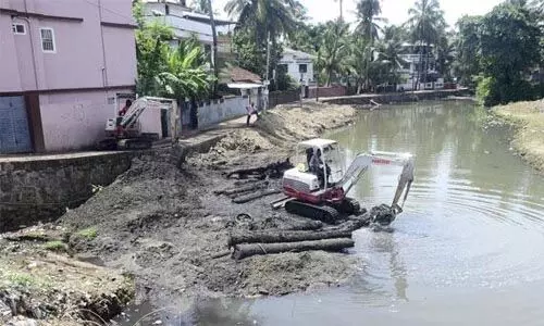 ആവിക്കല്തോട് മാലിന്യപ്ലാന്റിന്റെ നിര്മാണം കോടതി തടഞ്ഞു ആവിക്കല്തോട് മാലിന്യപ്ലാന്റിന്റെ നിര്മാണം കോടതി തടഞ്ഞു
