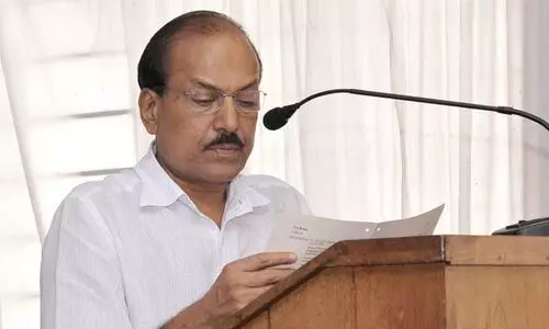 ഏക സിവില്കോഡ് ഗൗരവമേറിയത്; കോണ്ഗ്രസ് ജാഗ്രത കാണിക്കണം: പി കെ കുഞ്ഞാലിക്കുട്ടി ഏക സിവില്കോഡ് ഗൗരവമേറിയത്; കോണ്ഗ്രസ് ജാഗ്രത കാണിക്കണം: പി കെ കുഞ്ഞാലിക്കുട്ടി