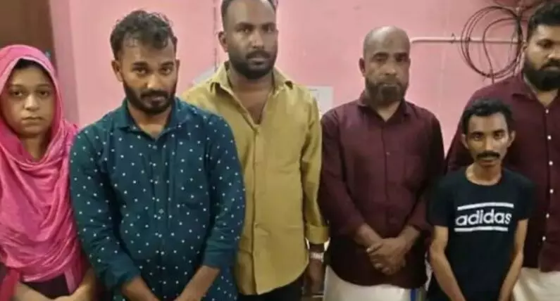 ജിന്ന് ചികിത്സയുടെ പേരിൽ യുവതിയെ കെട്ടിയിട്ട് മര്ദ്ദിച്ചു, കത്തി കൊണ്ട് മുറിവേല്പ്പിച്ചു; ഭര്ത്താവും ദുര്മന്ത്രവാദികളും അറസ്റ്റില് ജിന്ന് ചികിത്സയുടെ പേരിൽ യുവതിയെ കെട്ടിയിട്ട് മര്ദ്ദിച്ചു, കത്തി കൊണ്ട് മുറിവേല്പ്പിച്ചു; ഭര്ത്താവും ദുര്മന്ത്രവാദികളും അറസ്റ്റില്