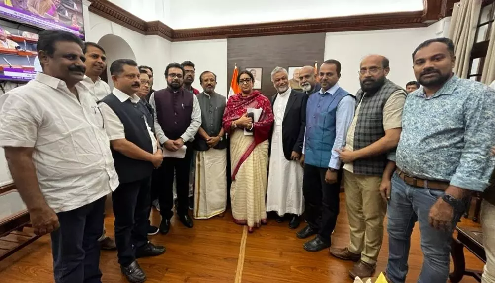 കണ്ണൂർ വിമാനത്താവളം: കൂടുതൽ സർവീസുകൾ ആരംഭിക്കുന്നത് ഉൾപ്പെടെയുള്ള ആവശ്യങ്ങൾ അനുഭാവപൂർവം പരിഗണിക്കുമെന്ന് വ്യോമയാന മന്ത്രി കണ്ണൂർ വിമാനത്താവളം: കൂടുതൽ സർവീസുകൾ ആരംഭിക്കുന്നത് ഉൾപ്പെടെയുള്ള ആവശ്യങ്ങൾ അനുഭാവപൂർവം പരിഗണിക്കുമെന്ന് വ്യോമയാന മന്ത്രി