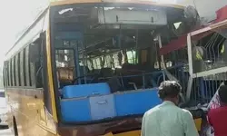 തൃശൂരില്‍ കോളജ് ബസ് ഹോട്ടലിലേക്ക് ഇടിച്ചുകയറി; ആറുപേര്‍ക്ക് പരിക്ക്