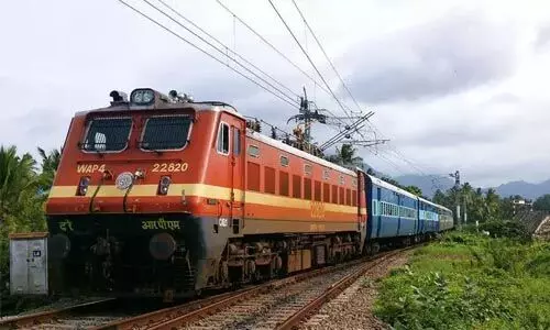 ക്രിസ്മസ് തിരക്ക്: കേരളത്തിലേക്ക് രണ്ട് സ്പെഷ്യല് ട്രെയിനുകള് കൂടി ക്രിസ്മസ് തിരക്ക്: കേരളത്തിലേക്ക് രണ്ട് സ്പെഷ്യല് ട്രെയിനുകള് കൂടി