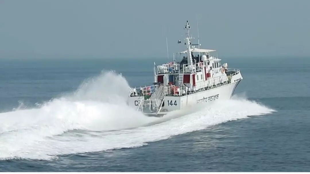 ആവേശമായി സേനയുടെ ഐ സി ജി എസ് അർണവേഷ് ബേപ്പൂരിൽ ആവേശമായി സേനയുടെ ഐ സി ജി എസ് അർണവേഷ് ബേപ്പൂരിൽ