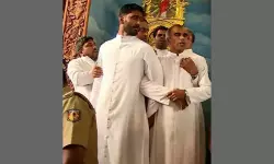 കുർബാന തർക്കം: ബസിലിക്ക പള്ളിയിൽ പാതിരാ കുർബാന ഇല്ല; തീരുമാനം സംഘർഷത്തിന്റെ പശ്ചാത്തലത്തില് കുർബാന തർക്കം: ബസിലിക്ക പള്ളിയിൽ പാതിരാ കുർബാന ഇല്ല; തീരുമാനം സംഘർഷത്തിന്റെ പശ്ചാത്തലത്തില്