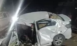 നിയന്ത്രണംവിട്ട കാര് മരത്തിലിടിച്ച് രണ്ടു മരണം നിയന്ത്രണംവിട്ട കാര് മരത്തിലിടിച്ച് രണ്ടു മരണം