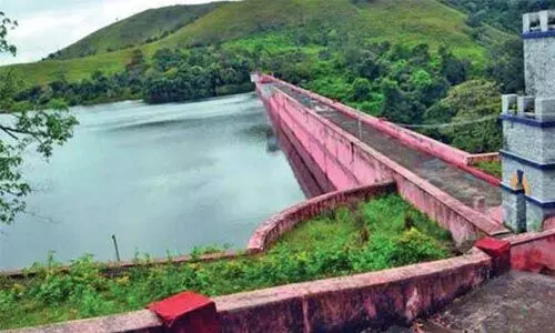 മുല്ലപ്പെരിയാര് അണക്കെട്ടിലെ ജലനിരപ്പ് 142 അടിയിലേക്ക് മുല്ലപ്പെരിയാര് അണക്കെട്ടിലെ ജലനിരപ്പ് 142 അടിയിലേക്ക്