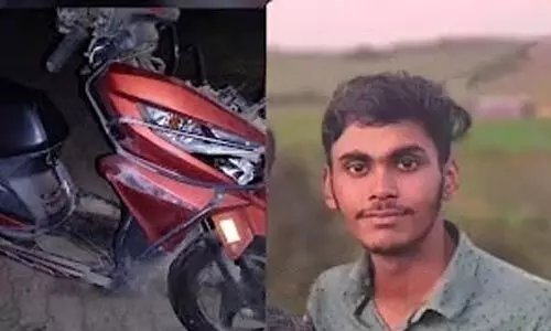 മഞ്ചേരിയില് സ്കൂട്ടറും പിക് അപ്പും കൂട്ടിയിടിച്ച് യുവാവ് മരിച്ചു മഞ്ചേരിയില് സ്കൂട്ടറും പിക് അപ്പും കൂട്ടിയിടിച്ച് യുവാവ് മരിച്ചു