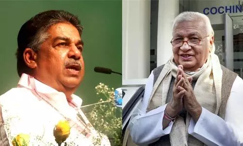 സജി ചെറിയാന്റെ സത്യപ്രതിജ്ഞ; നിയമോപദേശം തേടി ഗവര്ണര് സജി ചെറിയാന്റെ സത്യപ്രതിജ്ഞ; നിയമോപദേശം തേടി ഗവര്ണര്
