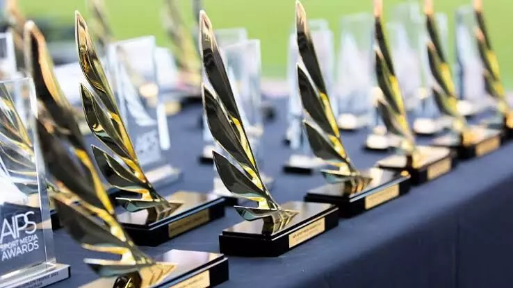 മലയാളി മാധ്യമപ്രവര്ത്തകരുടെ കൃതിക്ക് കേരള മീഡിയ അക്കാദമി പുരസ്കാരം മലയാളി മാധ്യമപ്രവര്ത്തകരുടെ കൃതിക്ക് കേരള മീഡിയ അക്കാദമി പുരസ്കാരം