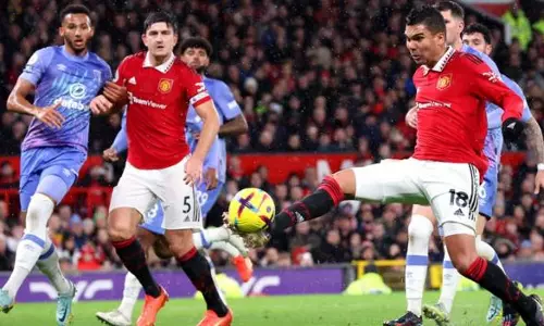 പ്രീമിയര്‍ ലീഗ്; യുനൈറ്റഡ് മുന്നോട്ട്; ആഴ്‌സണലിനെ പിടിച്ചുകെട്ടി ന്യൂകാസില്‍