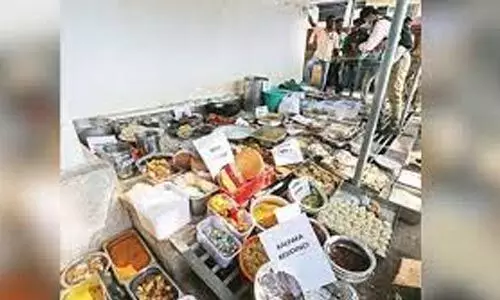 ചെര്പ്പുളശ്ശേരിയില് ആരോഗ്യവകുപ്പ് നടത്തിയ പരിശോധനയില് പഴകിയ ഭക്ഷ്യവസ്തുക്കള് പിടിച്ചെടുത്തു ചെര്പ്പുളശ്ശേരിയില് ആരോഗ്യവകുപ്പ് നടത്തിയ പരിശോധനയില് പഴകിയ ഭക്ഷ്യവസ്തുക്കള് പിടിച്ചെടുത്തു