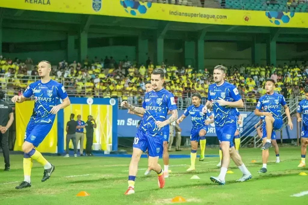 22 മിനിറ്റിനിടെ നാല് ഗോള്‍; ബ്ലാസ്‌റ്റേഴ്‌സ് വലയില്‍ മുംബൈ തേരോട്ടം