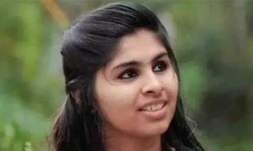 അഞ്ജുശ്രീയുടെ മരണം ഭക്ഷ്യവിഷബാധയേറ്റല്ല; കരളിന്റെ പ്രവര്ത്തനം നിലച്ചിരുന്നുവെന്ന് പോസ്റ്റ്മോര്ട്ടം റിപോര്ട്ട് അഞ്ജുശ്രീയുടെ മരണം ഭക്ഷ്യവിഷബാധയേറ്റല്ല; കരളിന്റെ പ്രവര്ത്തനം നിലച്ചിരുന്നുവെന്ന് പോസ്റ്റ്മോര്ട്ടം റിപോര്ട്ട്