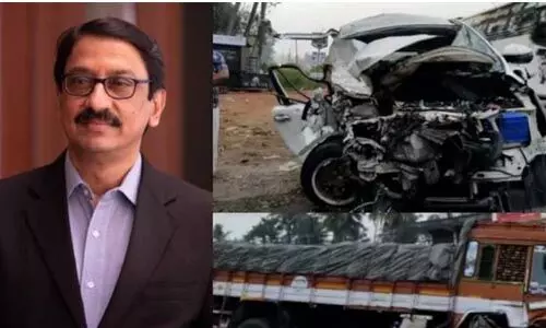 കാര് ലോറിയുമായി കൂട്ടിയിടിച്ചു; അഡീഷനല് ചീഫ് സെക്രട്ടറി ഡോ.വി വേണുവും കുടുംബത്തിനും പരിക്ക് കാര് ലോറിയുമായി കൂട്ടിയിടിച്ചു; അഡീഷനല് ചീഫ് സെക്രട്ടറി ഡോ.വി വേണുവും കുടുംബത്തിനും പരിക്ക്